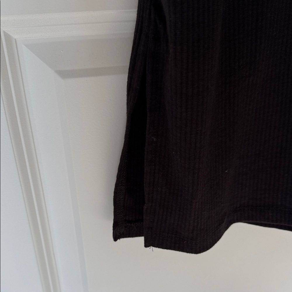 Chic Black Midi Dress with Belt - Picture 7 of 7